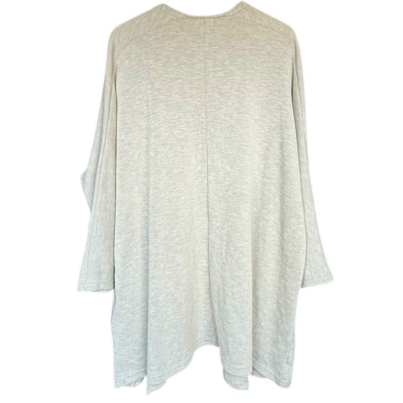 DONNI. Gray and Cream Cardigan Sweater Sz One Size - Picture 3 of 6